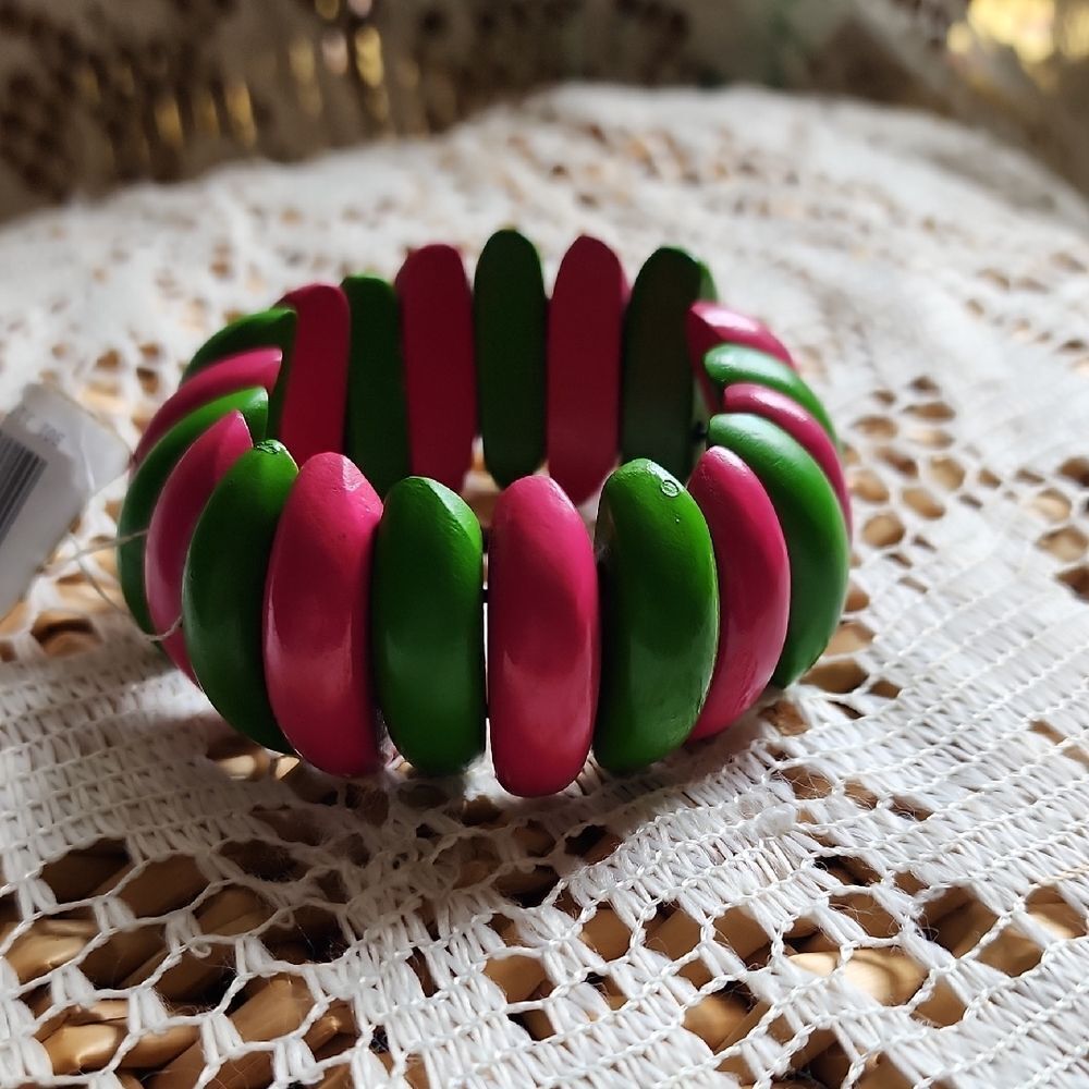 Vintage Pink & Green Wooden Beaded Stretch Bracelet